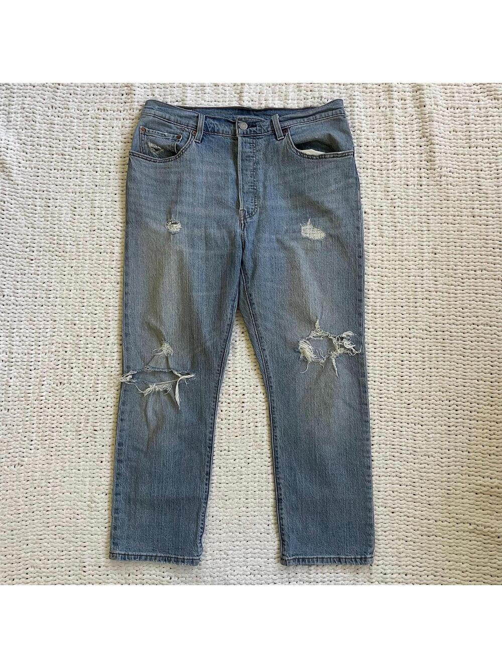Levi's Women's Light Wash Distressed 501 Jeans - Size 32